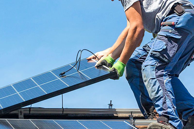 How to Tell If Your Solar Panels Need Repair or Replacement